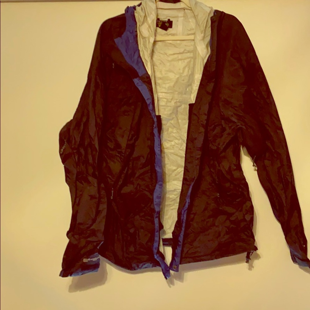 Men’s mountain wear windbreaker